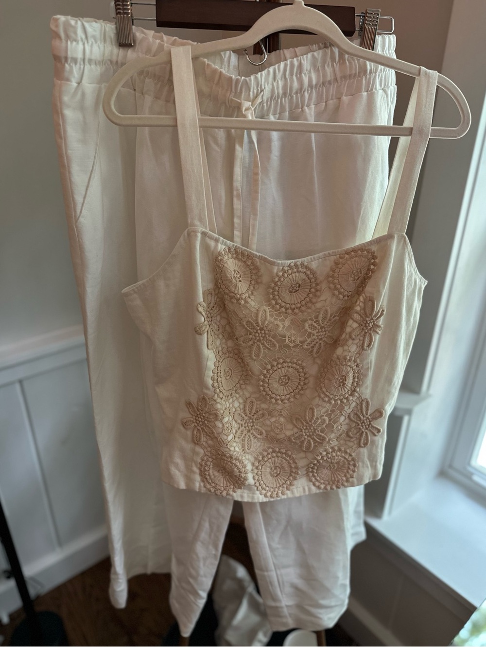 NWOT CeCe White Pant Set